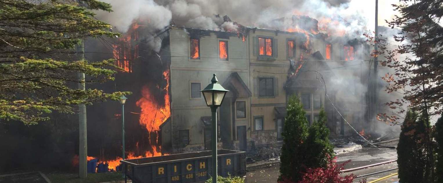 Une vingtaine de condos brûlent à Sainte-Marguerite-du-Lac-Masson - Le Journal de Montréal