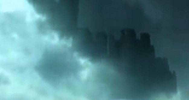 un ville mystérieuse en chine dans les nuages 1baddf51-0f0c-4ea7-b3ce-e44a1c065ee1_JDX-NO-RATIO_WEB