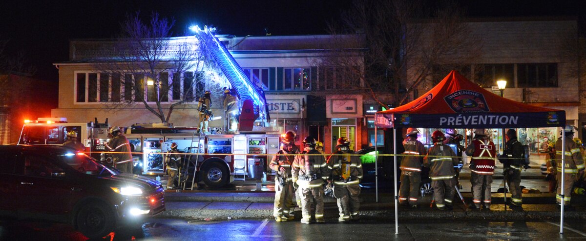 Deux commerces incendiés à Lachute - Le Journal de Montréal